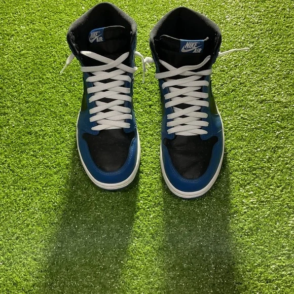 Jordan 1 Retro High OG 2022 Dark Marina Blue - Picture 2 of 10